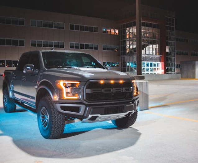 parking-erik-mclean-5182307